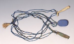 Collar, encontrado en una momia